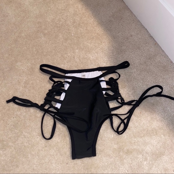 Sexy bikini bottom - Picture 1 of 3